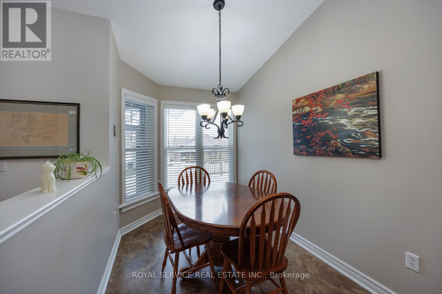 37 Russell Hill Road, Kawartha Lakes (Bobcaygeon), Ontario  K0M 1A0 - Photo 15 - X12894434