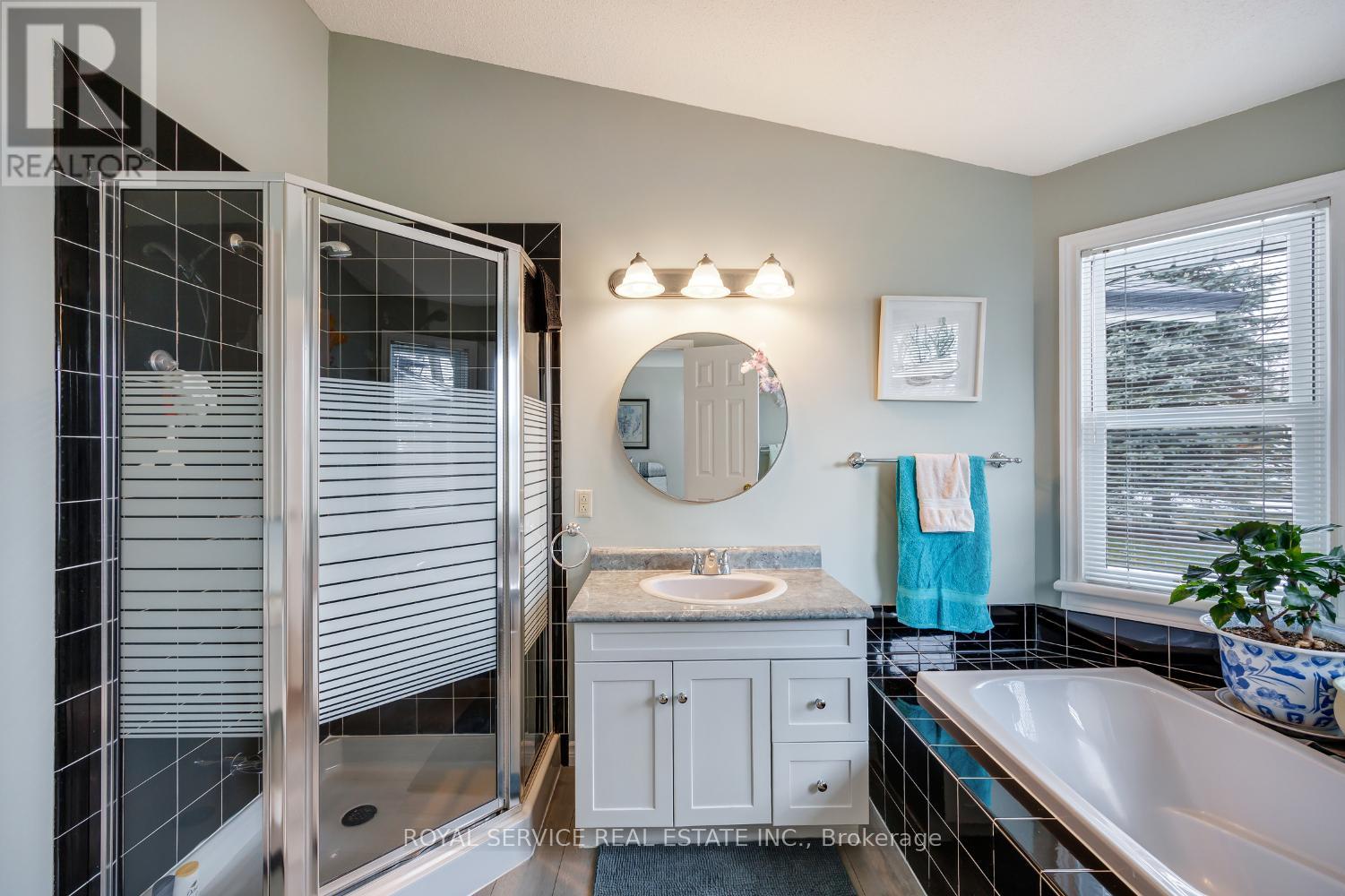 37 Russell Hill Road, Kawartha Lakes (Bobcaygeon), Ontario  K0M 1A0 - Photo 30 - X12894434