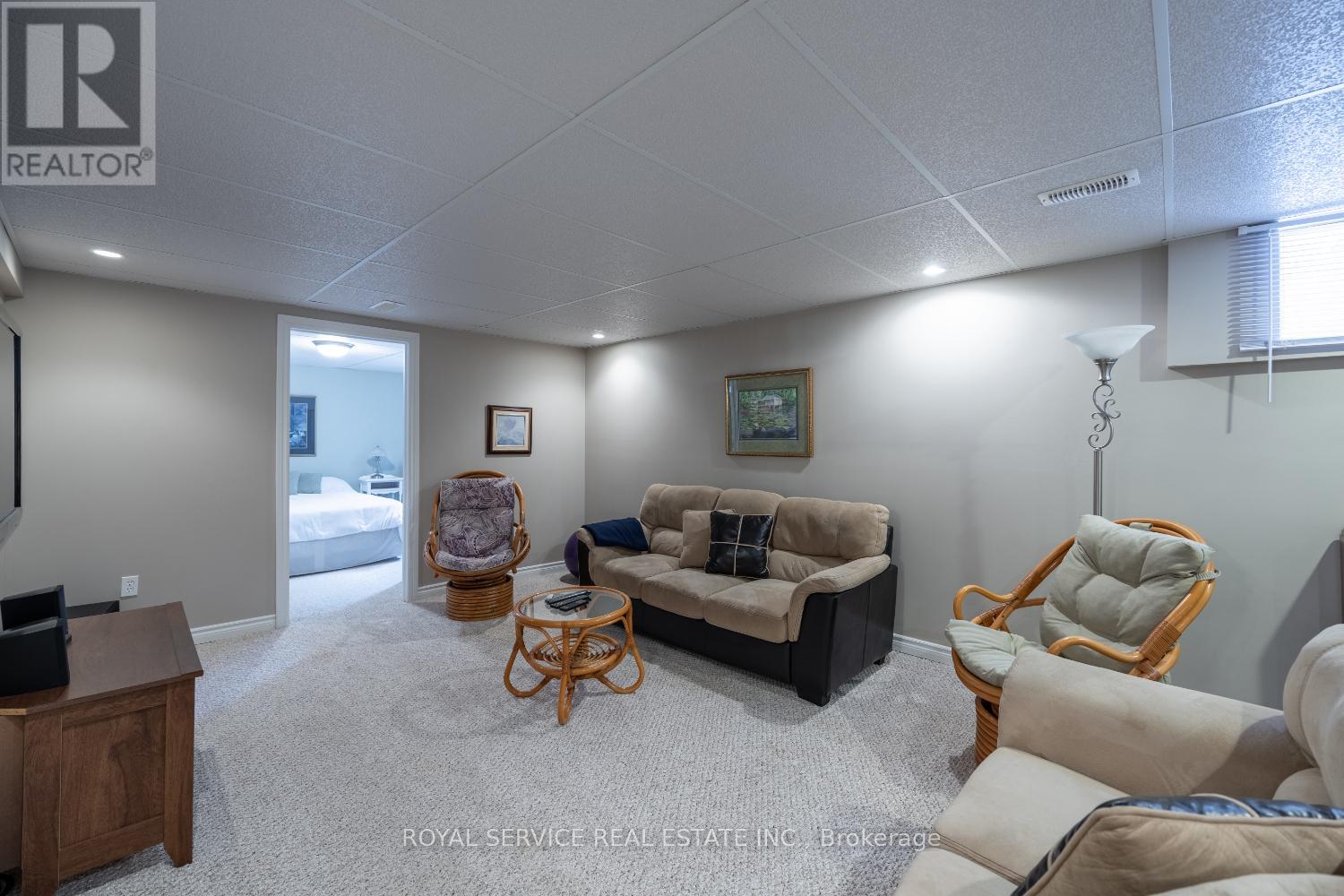 37 Russell Hill Road, Kawartha Lakes (Bobcaygeon), Ontario  K0M 1A0 - Photo 36 - X12894434