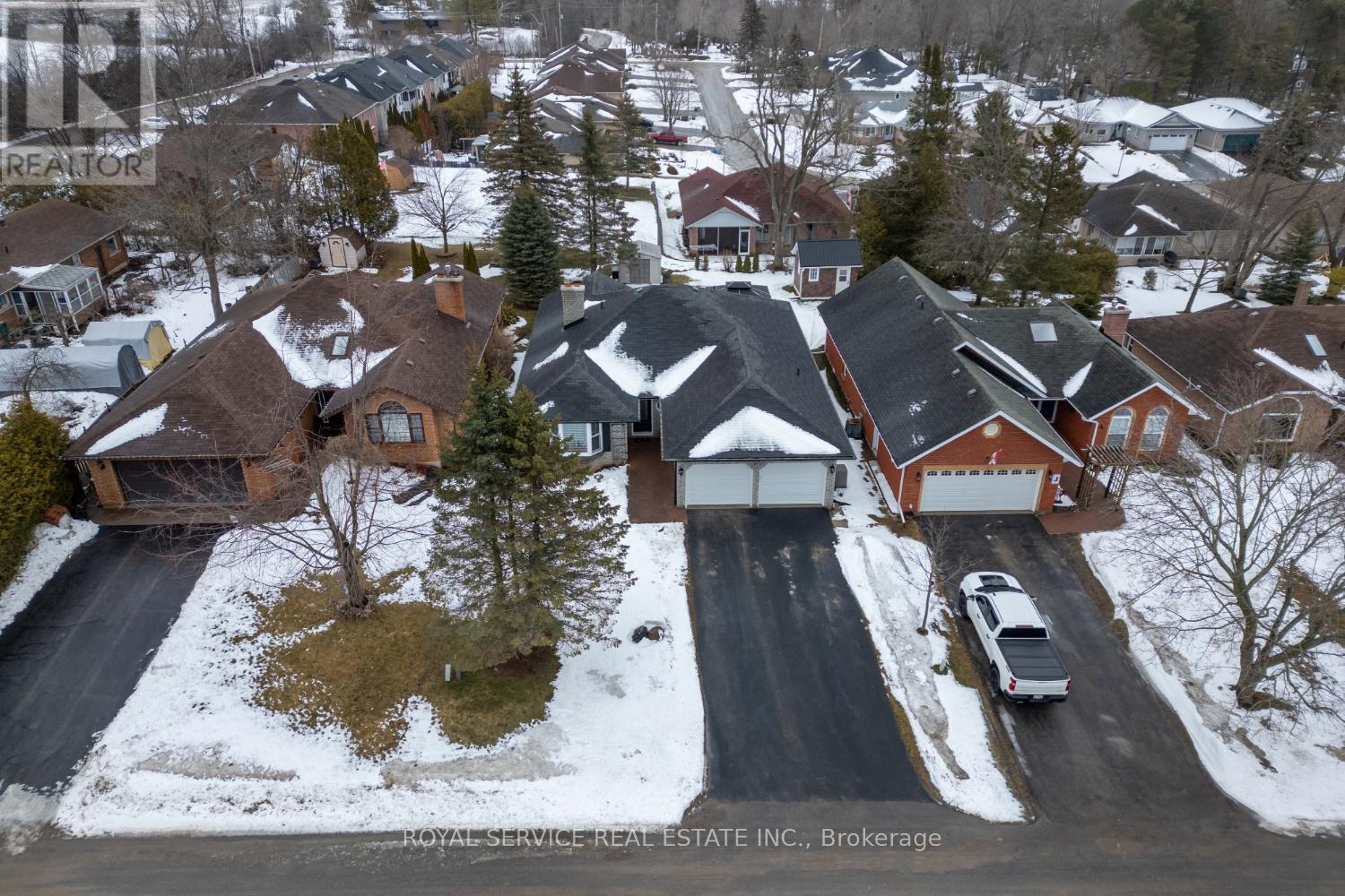 37 Russell Hill Road, Kawartha Lakes (Bobcaygeon), Ontario  K0M 1A0 - Photo 50 - X12894434