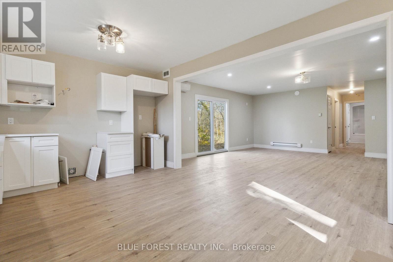 22378 Allen Road, Strathroy-Caradoc, Ontario  N0L 1W0 - Photo 12 - X12894444