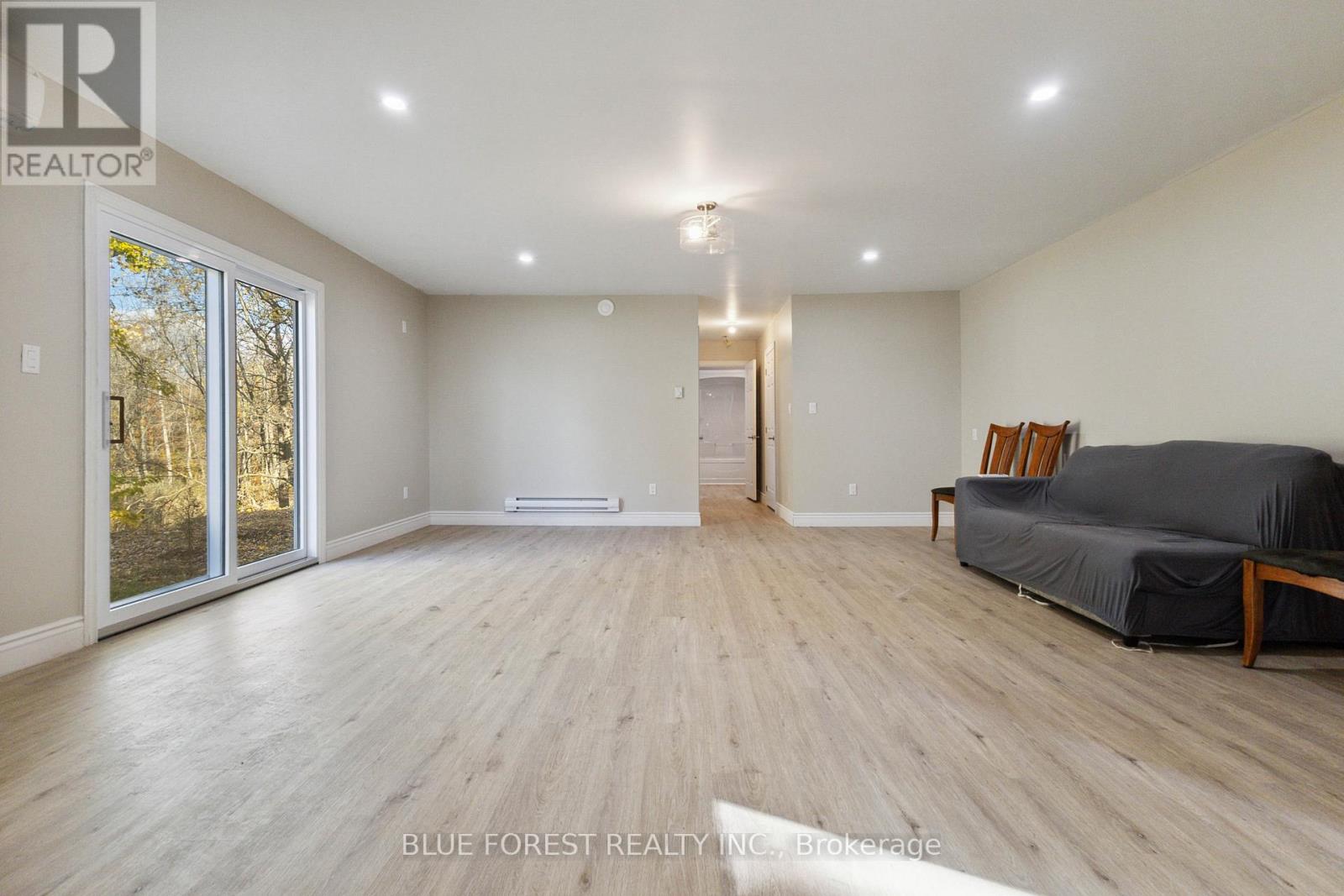 22378 Allen Road, Strathroy-Caradoc, Ontario  N0L 1W0 - Photo 13 - X12894444