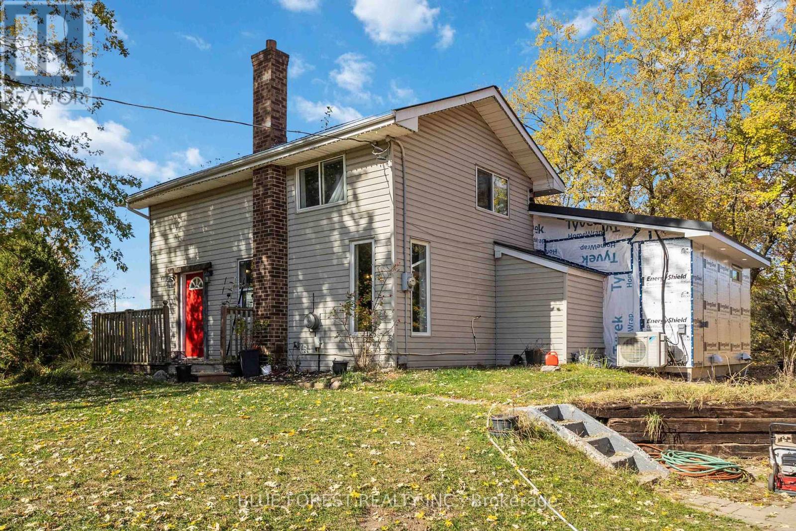 22378 Allen Road, Strathroy-Caradoc, Ontario  N0L 1W0 - Photo 2 - X12894444