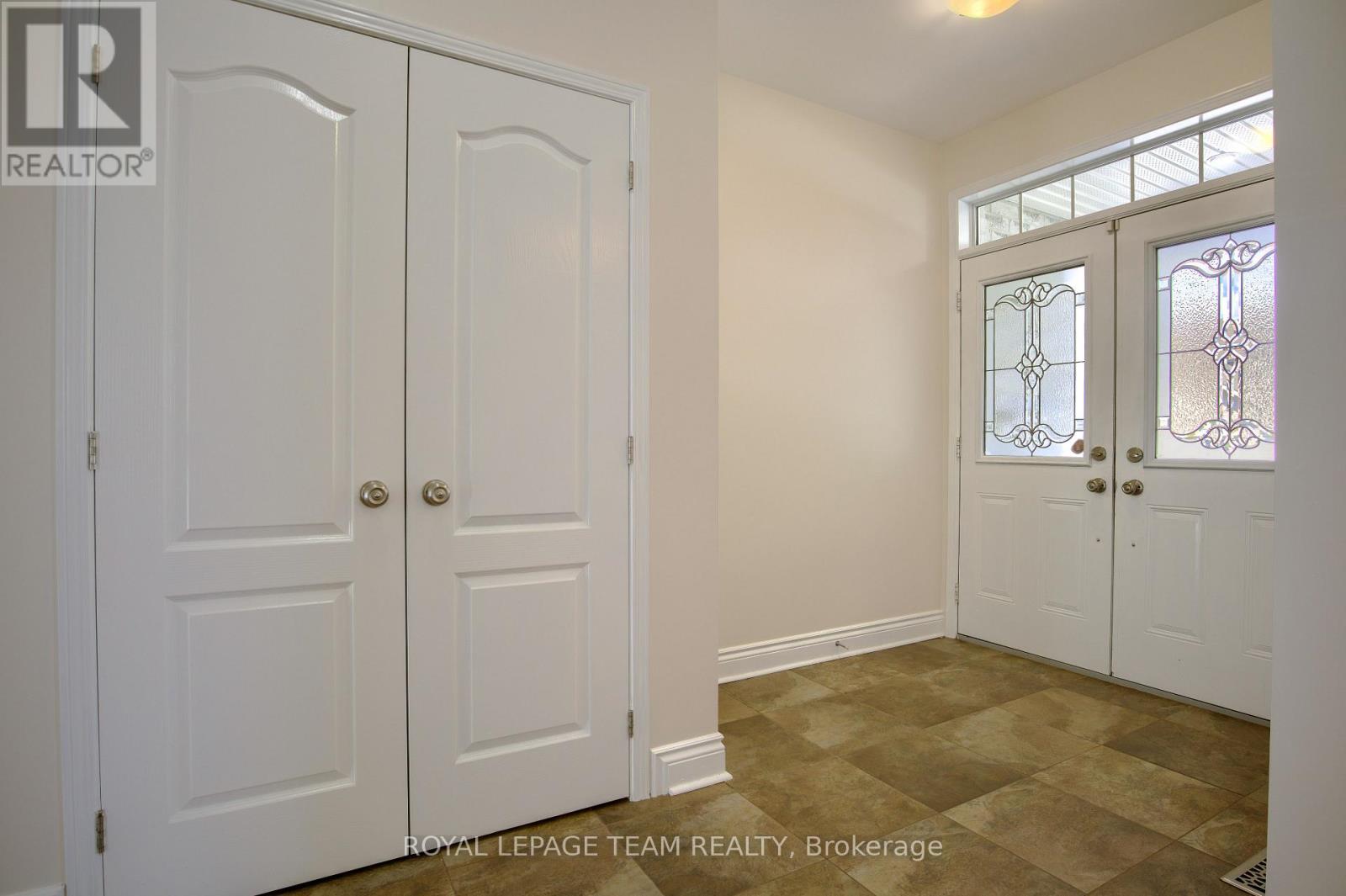 184 Cheyenne Way, Ottawa, Ontario  K2J 5S6 - Photo 3 - X12894406