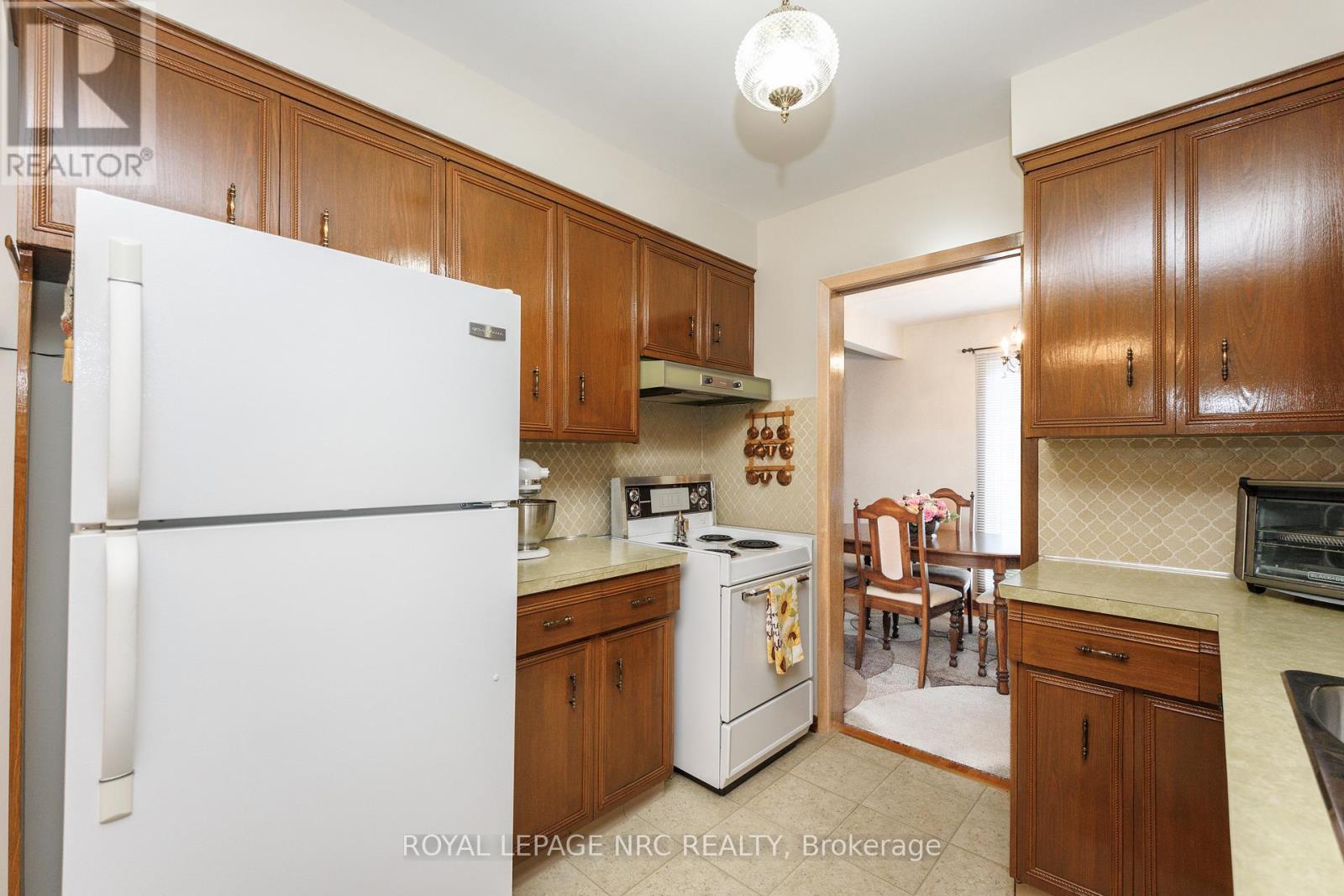 6852 Corwin Crescent, Niagara Falls, Ontario  L2G 2M7 - Photo 16 - X12894426