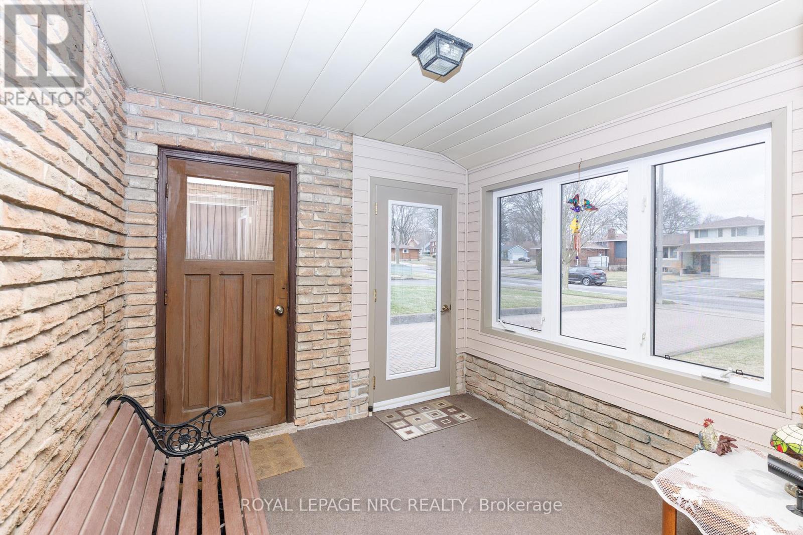 6852 Corwin Crescent, Niagara Falls, Ontario  L2G 2M7 - Photo 4 - X12894426