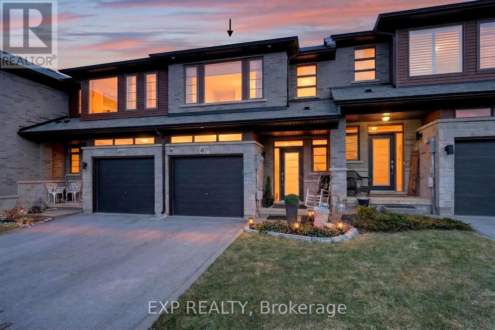 4037 CROWN STREET, lincoln (beamsville), Ontario