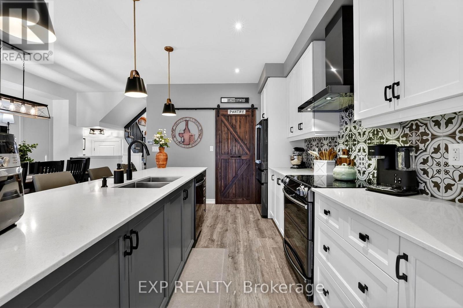 4037 Crown Street, Lincoln, Ontario  L3J 0S2 - Photo 5 - X12894468