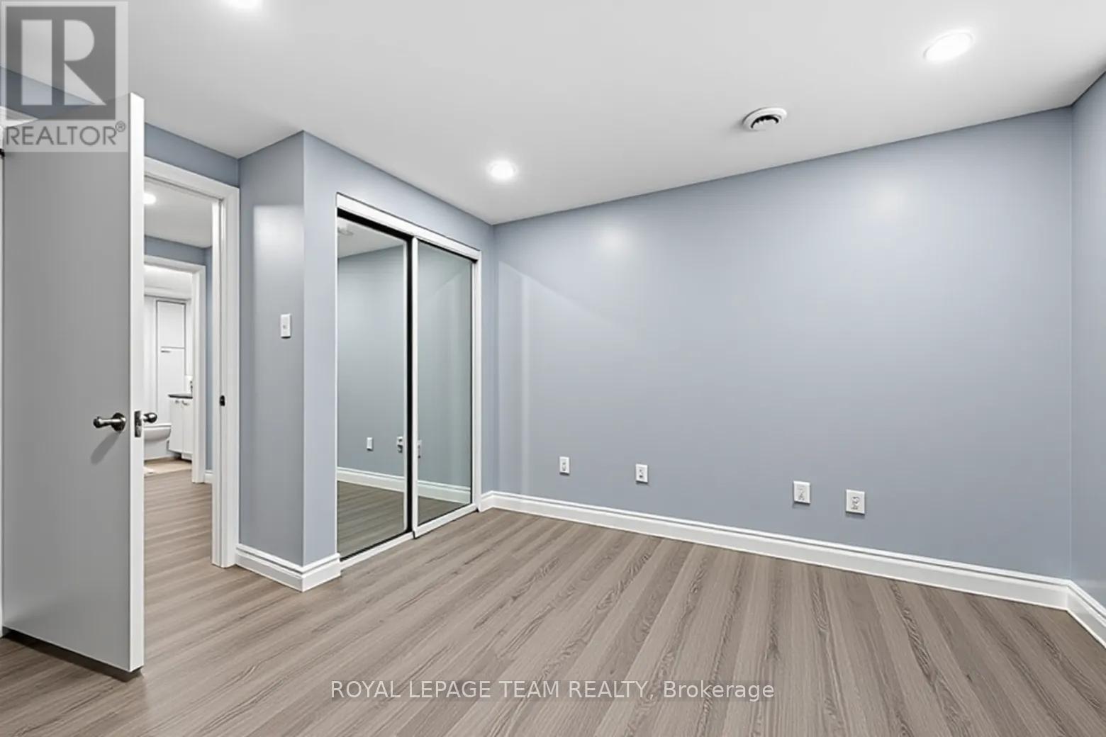 Unknown Address, ,    - Photo 10 - X12767092