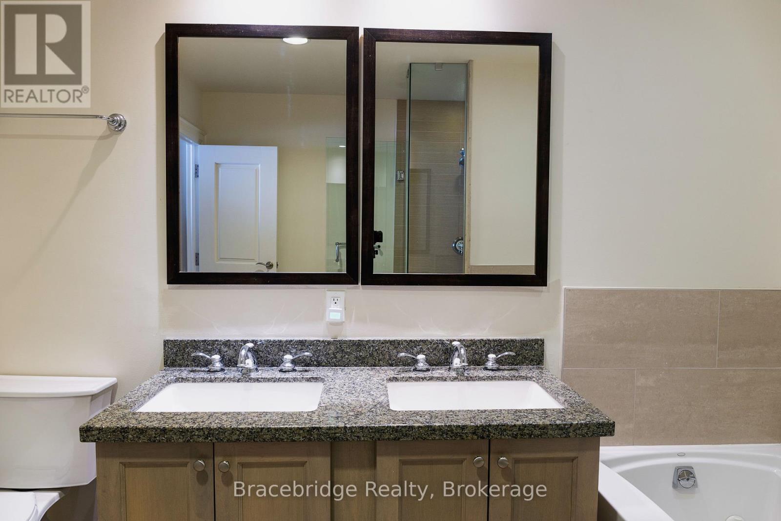 B102-A1 - 1869 Muskoka Rd 118 Highway W, Muskoka Lakes (Monck (Muskoka Lakes)), Ontario  P1L 1W8 - Photo 19 - X12894466