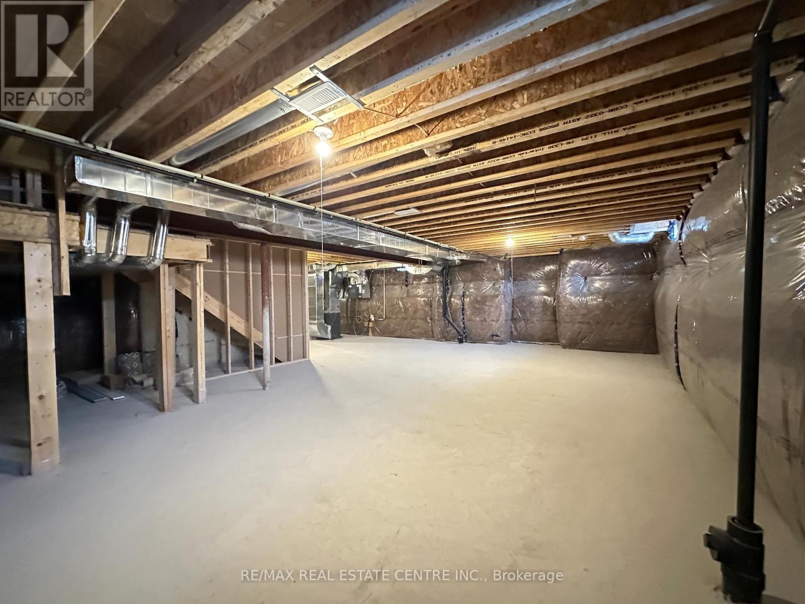 70 Wakefield Boulevard, Essa (Angus), Ontario  L3W 0L9 - Photo 27 - N12894422