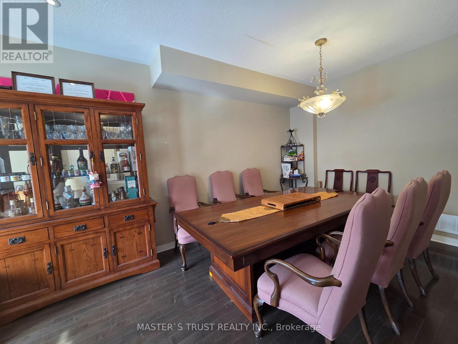 45 Sharon Lee Drive, Markham (Berczy), Ontario  L6C 2K2 - Photo 5 - N12894440