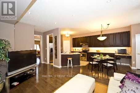 45 Sharon Lee Drive, Markham (Berczy), Ontario  L6C 2K2 - Photo 7 - N12894440