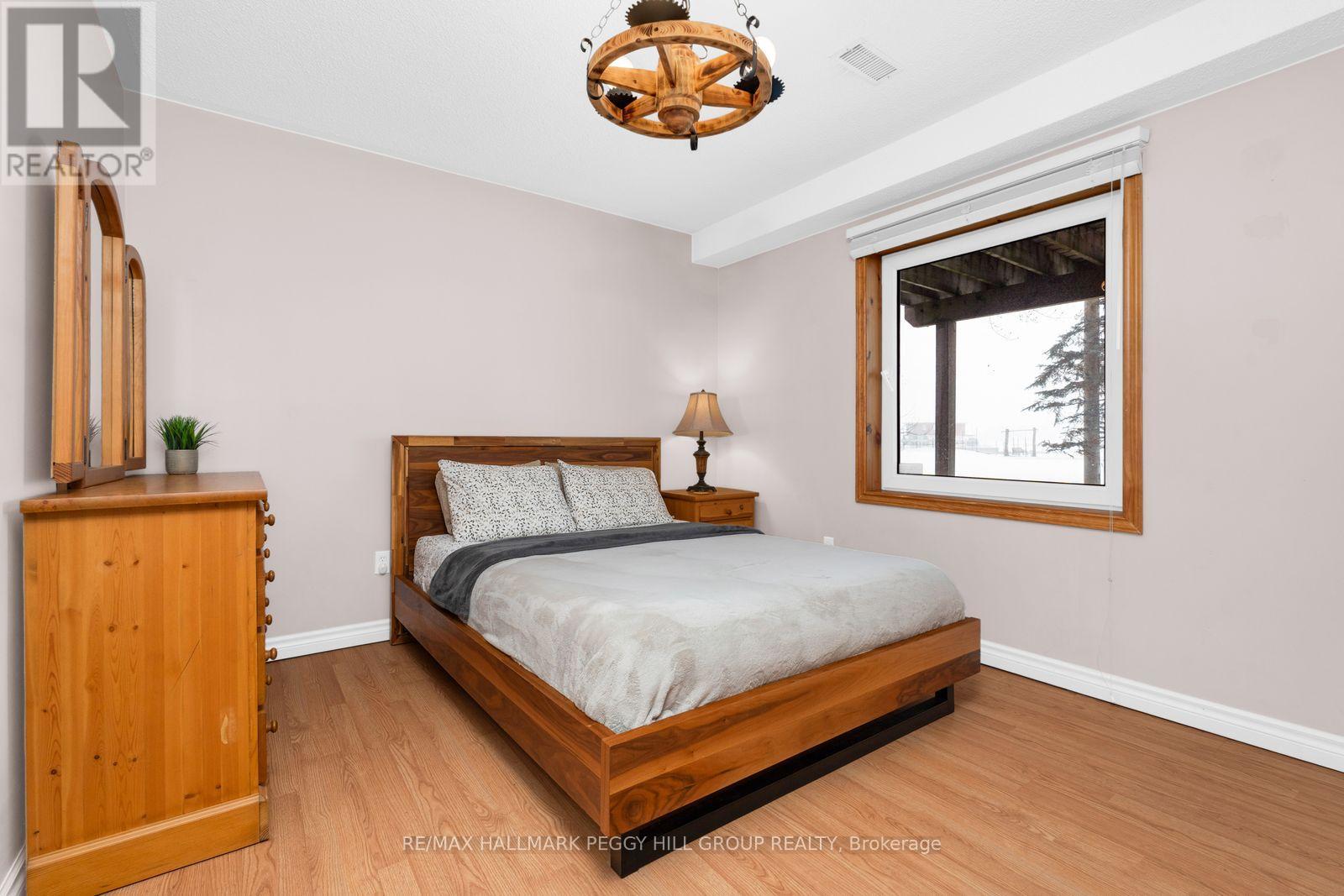 172 Duck Bay Road, Tay, Ontario  L0K 2C0 - Photo 16 - S12894474