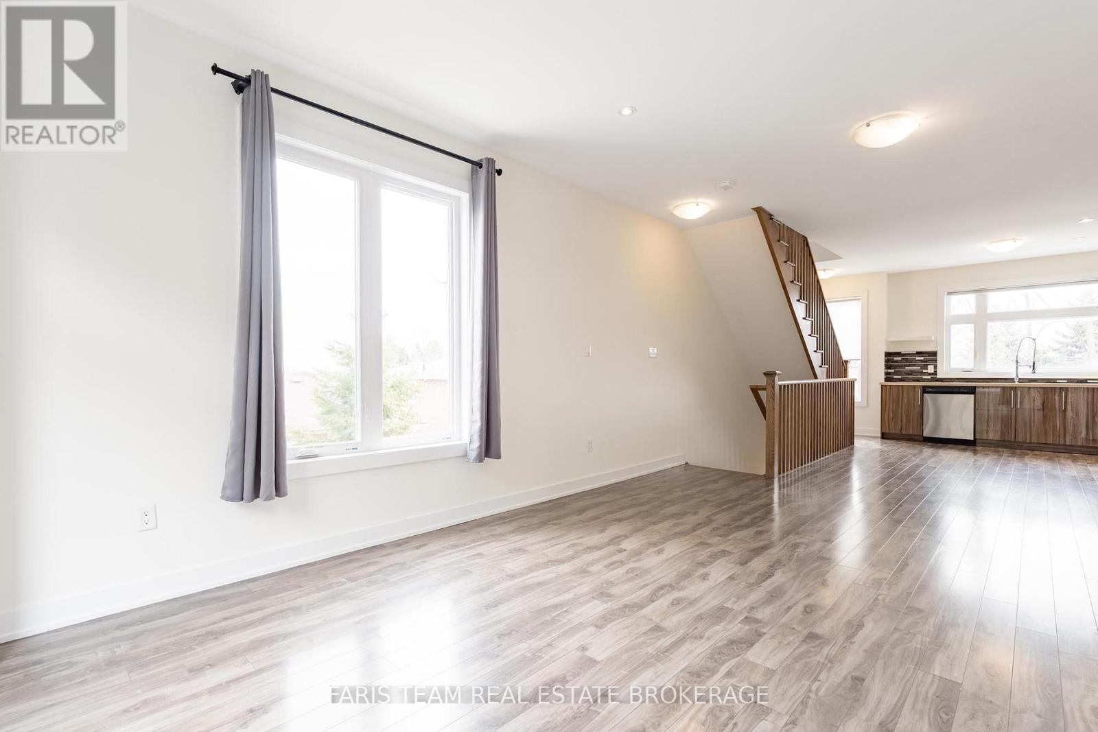 52 - 540 Essa Road, Barrie (Holly), Ontario  L4N 9E5 - Photo 10 - S12894492