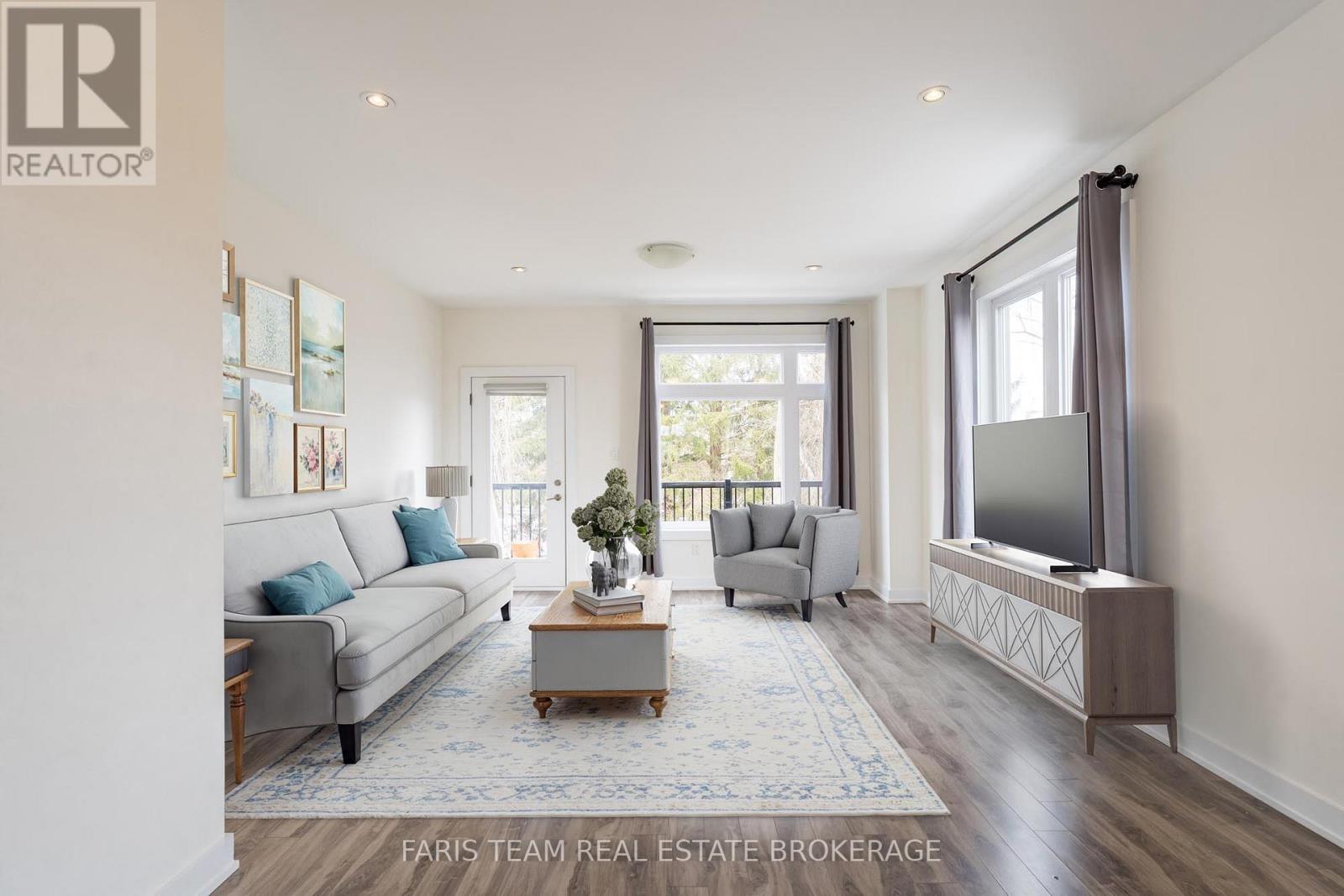 52 - 540 Essa Road, Barrie (Holly), Ontario  L4N 9E5 - Photo 7 - S12894492