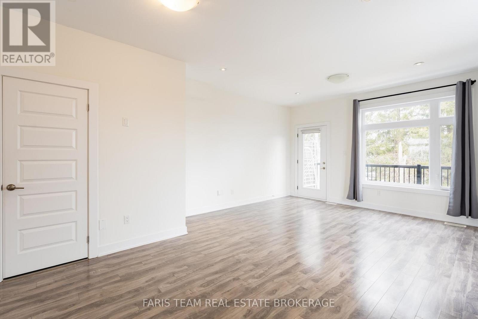 52 - 540 Essa Road, Barrie (Holly), Ontario  L4N 9E5 - Photo 8 - S12894492