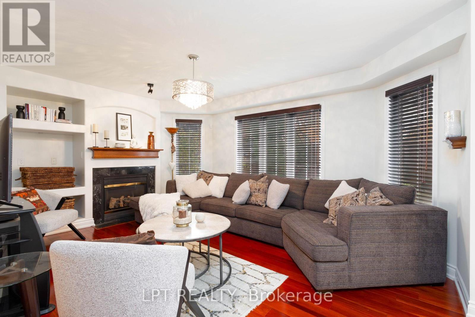 32 Fireside Drive, Brampton (Fletcher's Meadow), Ontario  L7A 1P2 - Photo 10 - W12894402