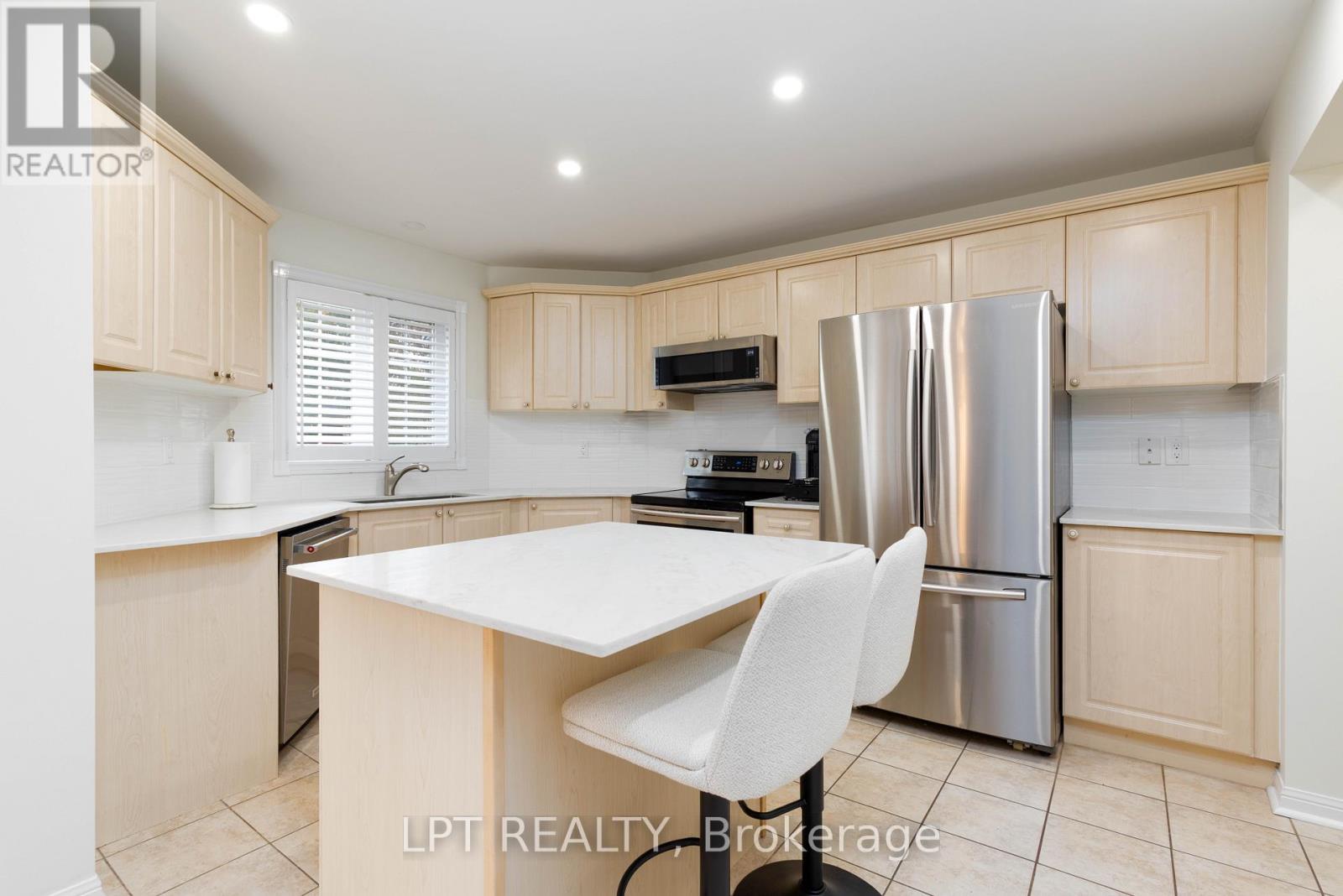 32 Fireside Drive, Brampton (Fletcher's Meadow), Ontario  L7A 1P2 - Photo 14 - W12894402