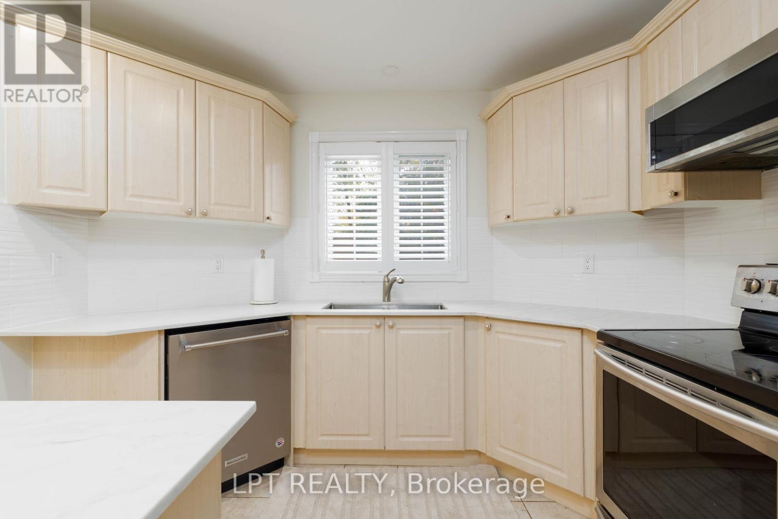 32 Fireside Drive, Brampton (Fletcher's Meadow), Ontario  L7A 1P2 - Photo 15 - W12894402