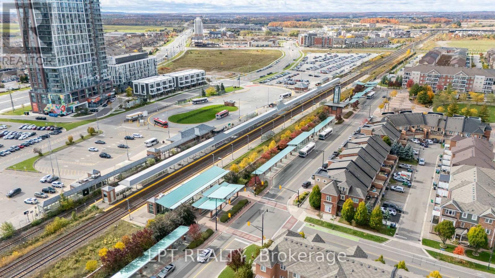 32 Fireside Drive, Brampton (Fletcher's Meadow), Ontario  L7A 1P2 - Photo 43 - W12894402