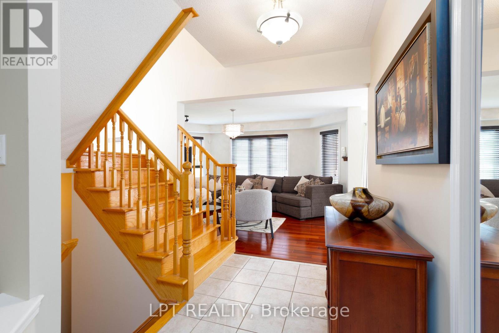 32 Fireside Drive, Brampton (Fletcher's Meadow), Ontario  L7A 1P2 - Photo 9 - W12894402