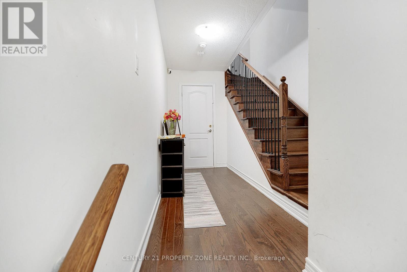 25 Hashmi Place, Brampton (Credit Valley), Ontario  L6Y 0H8 - Photo 4 - W12894470