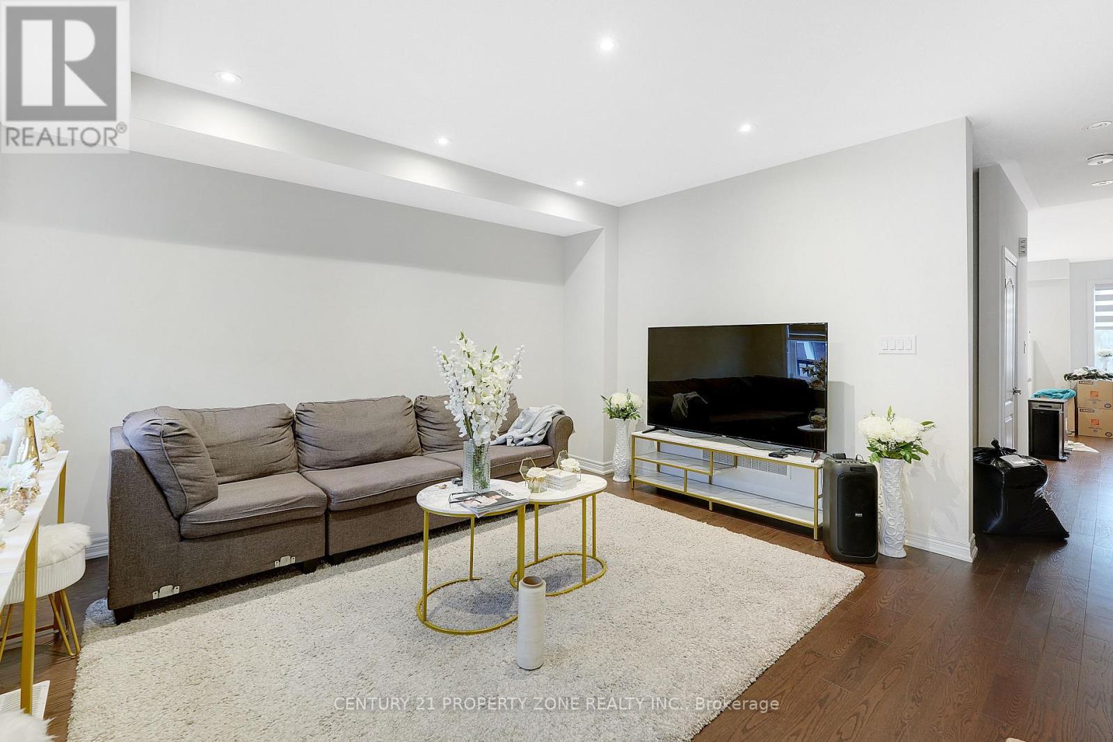 25 Hashmi Place, Brampton (Credit Valley), Ontario  L6Y 0H8 - Photo 6 - W12894470