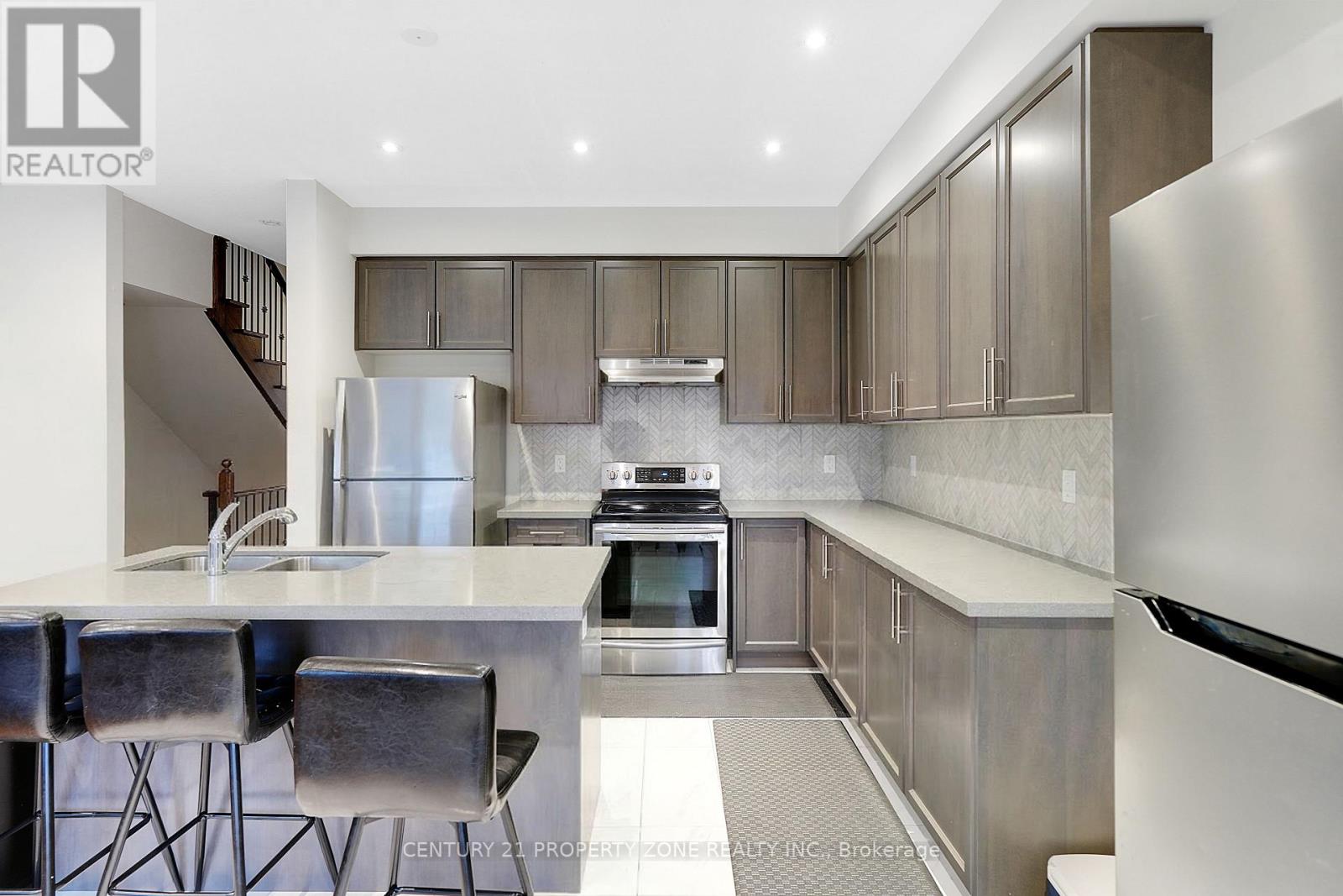 25 Hashmi Place, Brampton (Credit Valley), Ontario  L6Y 0H8 - Photo 8 - W12894470