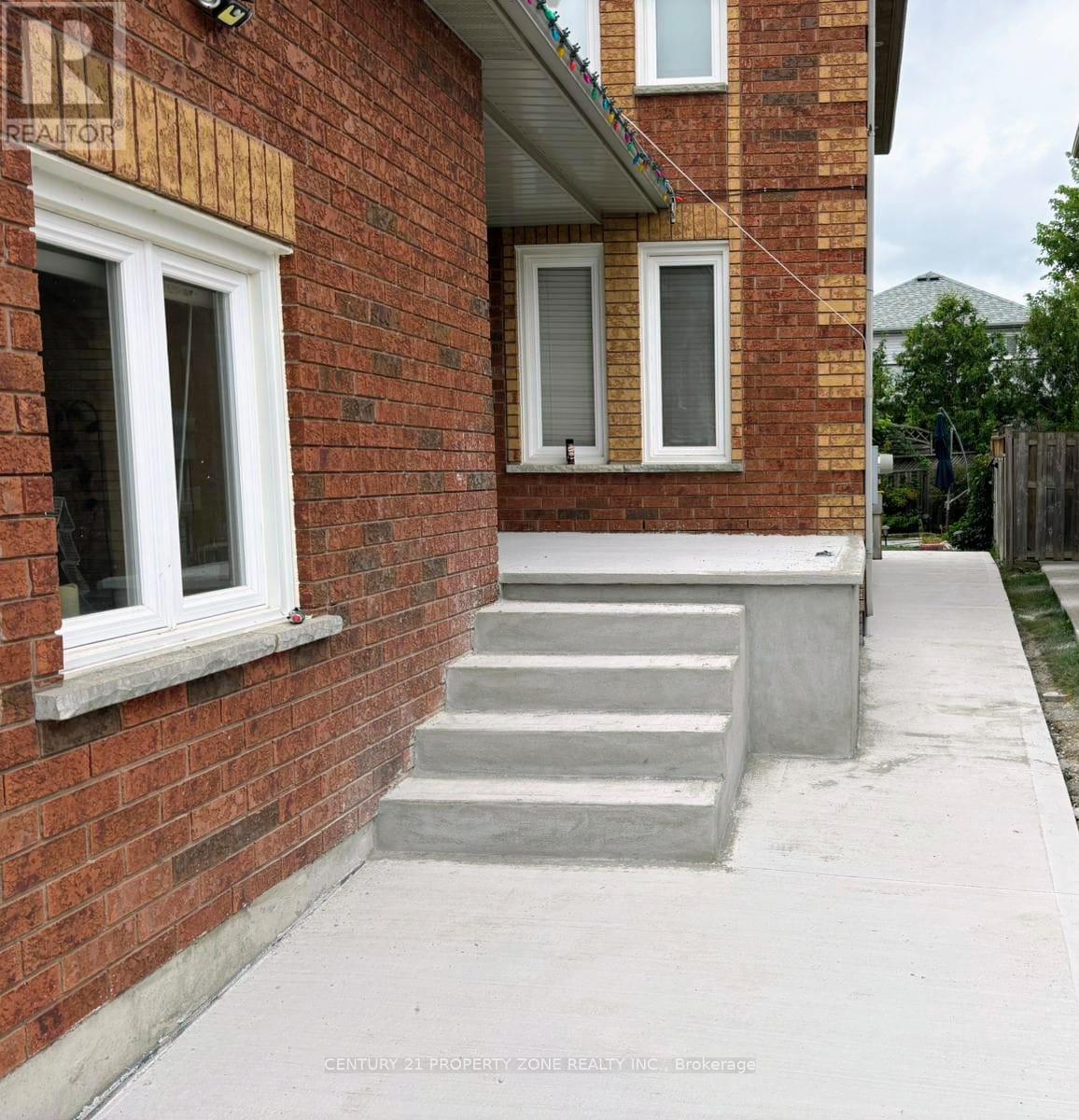 Upper - 6638 Astro Court, Mississauga (Lisgar), Ontario  L5N 7J2 - Photo 2 - W12894482