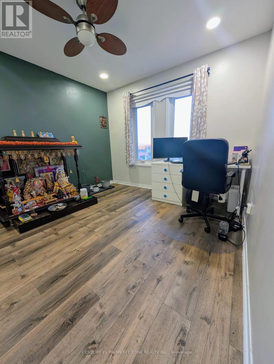 Upper - 6638 Astro Court, Mississauga (Lisgar), Ontario  L5N 7J2 - Photo 9 - W12894482