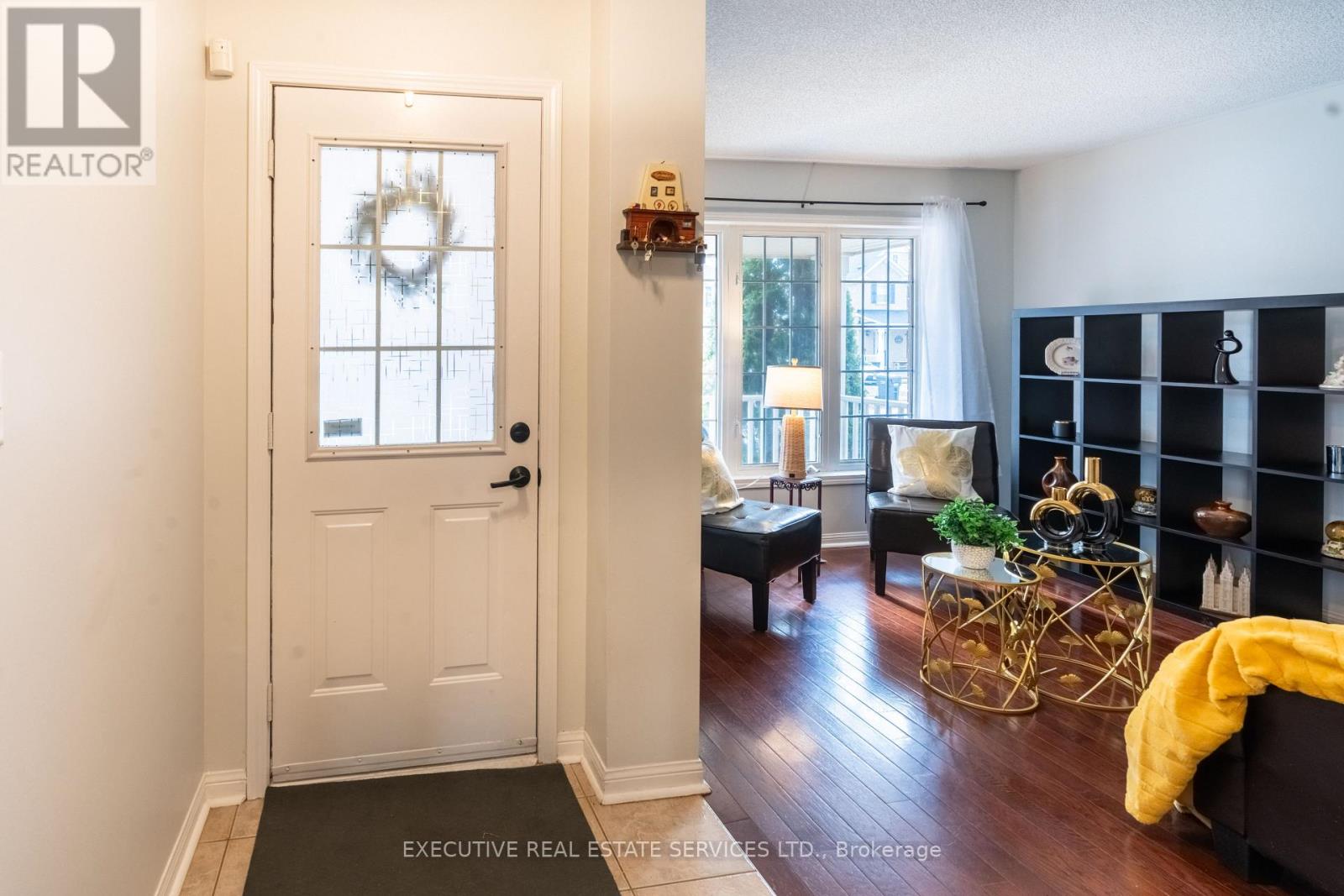 20 Wetmeadow Drive E, Brampton (Fletcher's Meadow), Ontario  L7A 2T6 - Photo 5 - W12894490