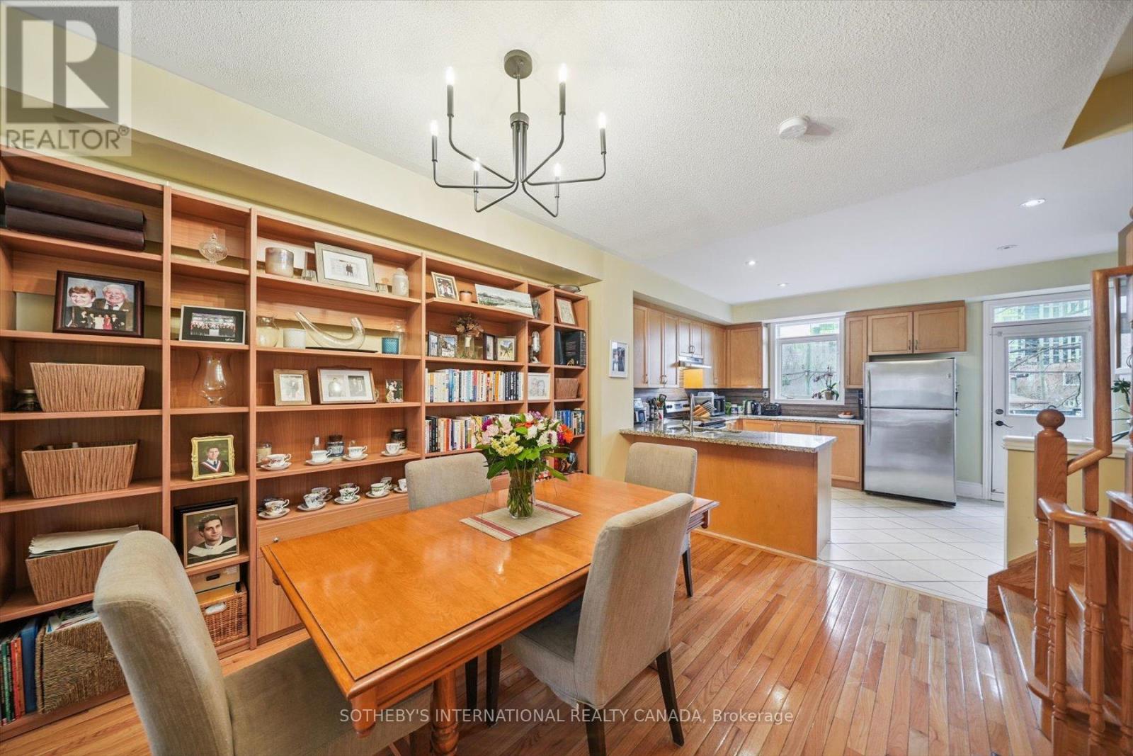 21 Streight Lane, Toronto (Islington-City Centre West), Ontario  M9B 0A3 - Photo 11 - W12894502