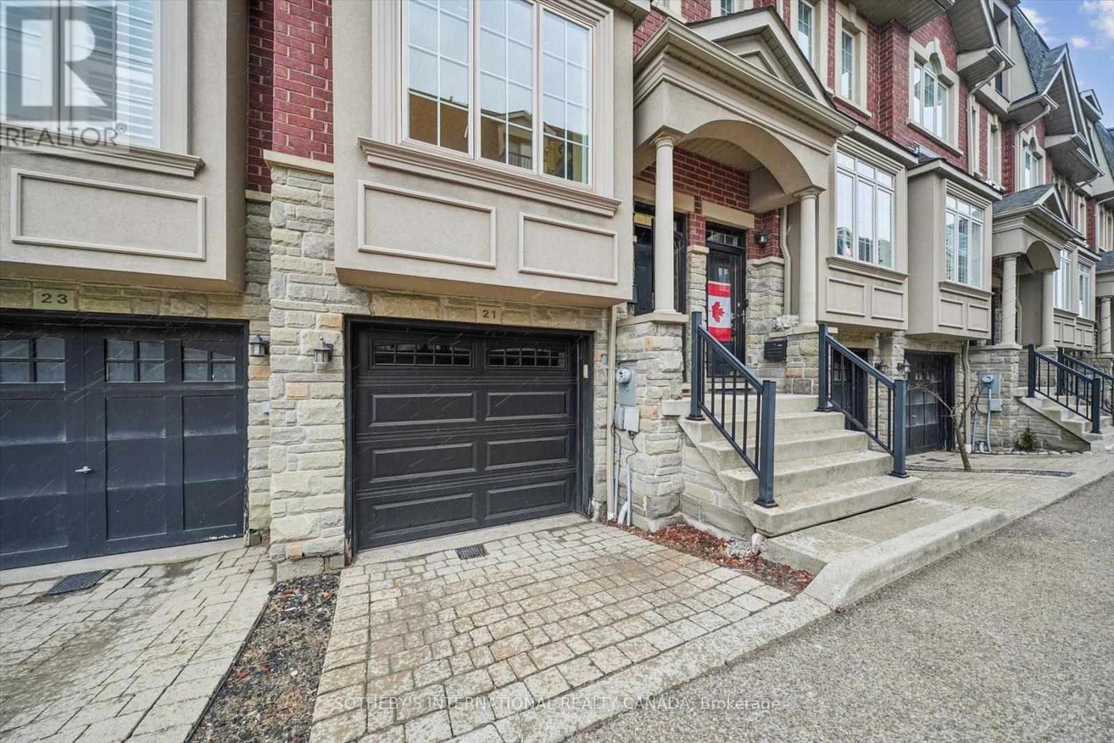 21 Streight Lane, Toronto (Islington-City Centre West), Ontario  M9B 0A3 - Photo 3 - W12894502