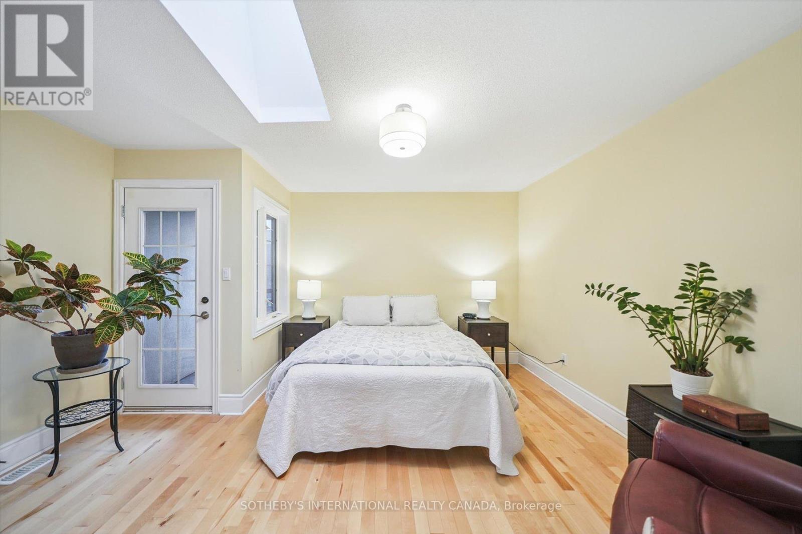 21 Streight Lane, Toronto (Islington-City Centre West), Ontario  M9B 0A3 - Photo 34 - W12894502