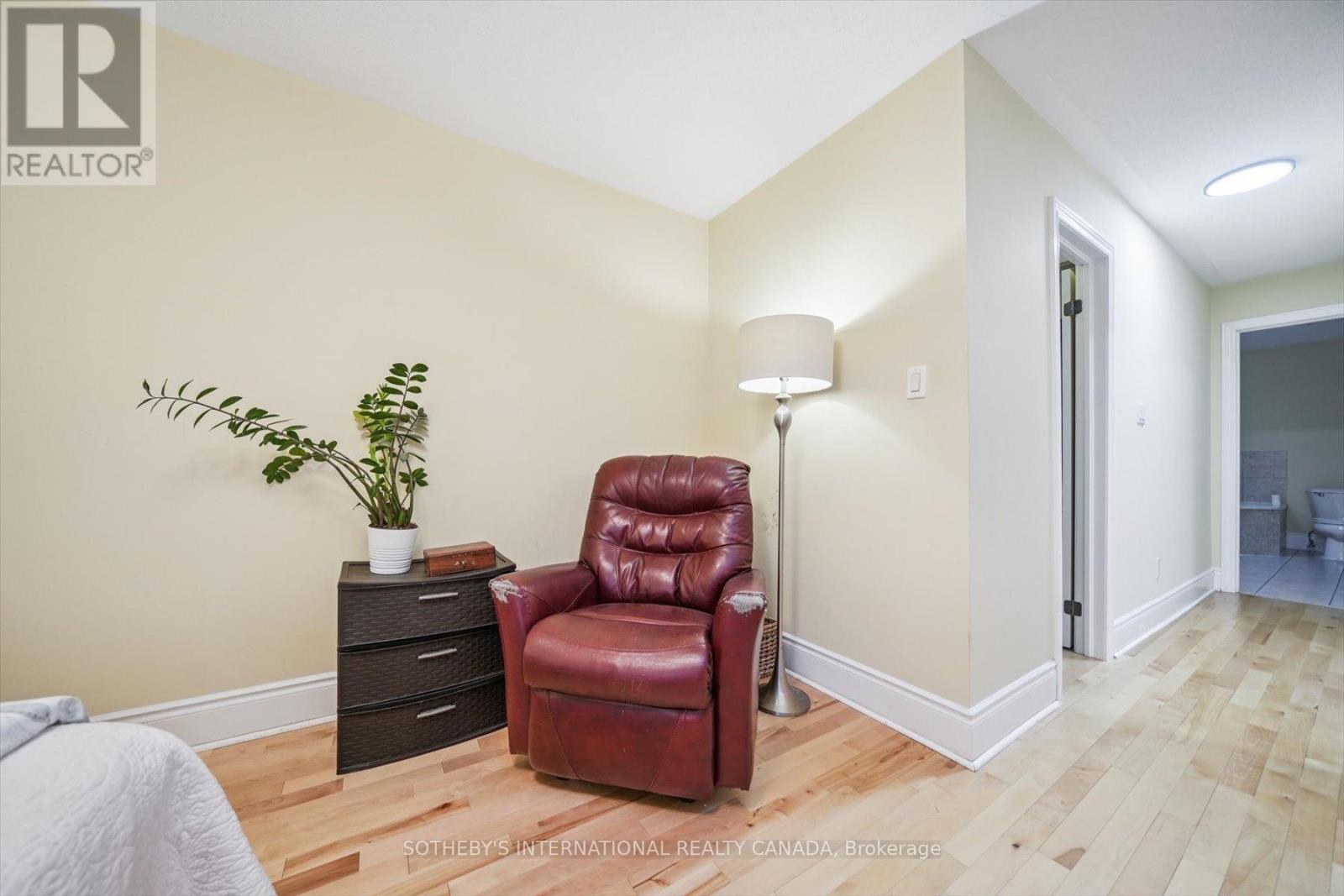 21 Streight Lane, Toronto (Islington-City Centre West), Ontario  M9B 0A3 - Photo 37 - W12894502