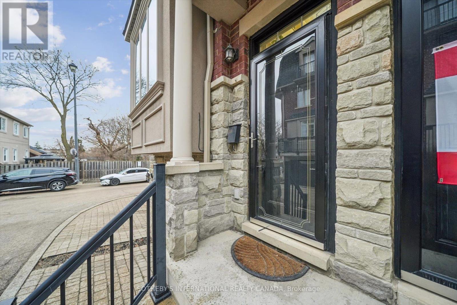 21 Streight Lane, Toronto (Islington-City Centre West), Ontario  M9B 0A3 - Photo 4 - W12894502