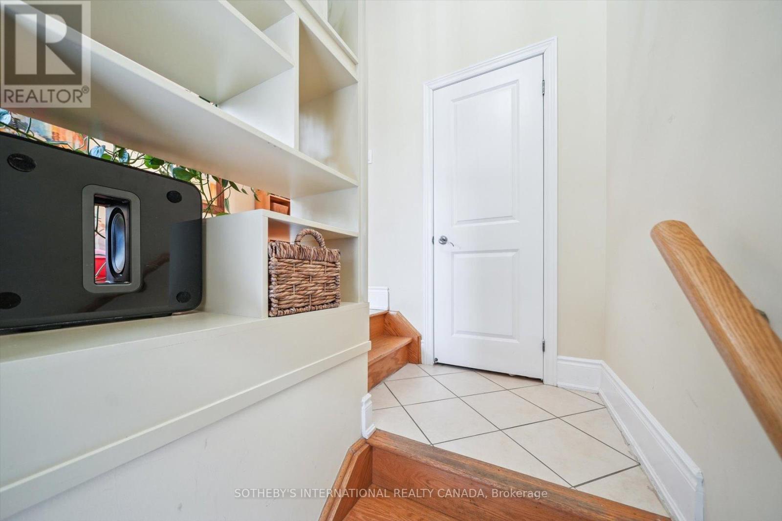 21 Streight Lane, Toronto (Islington-City Centre West), Ontario  M9B 0A3 - Photo 6 - W12894502