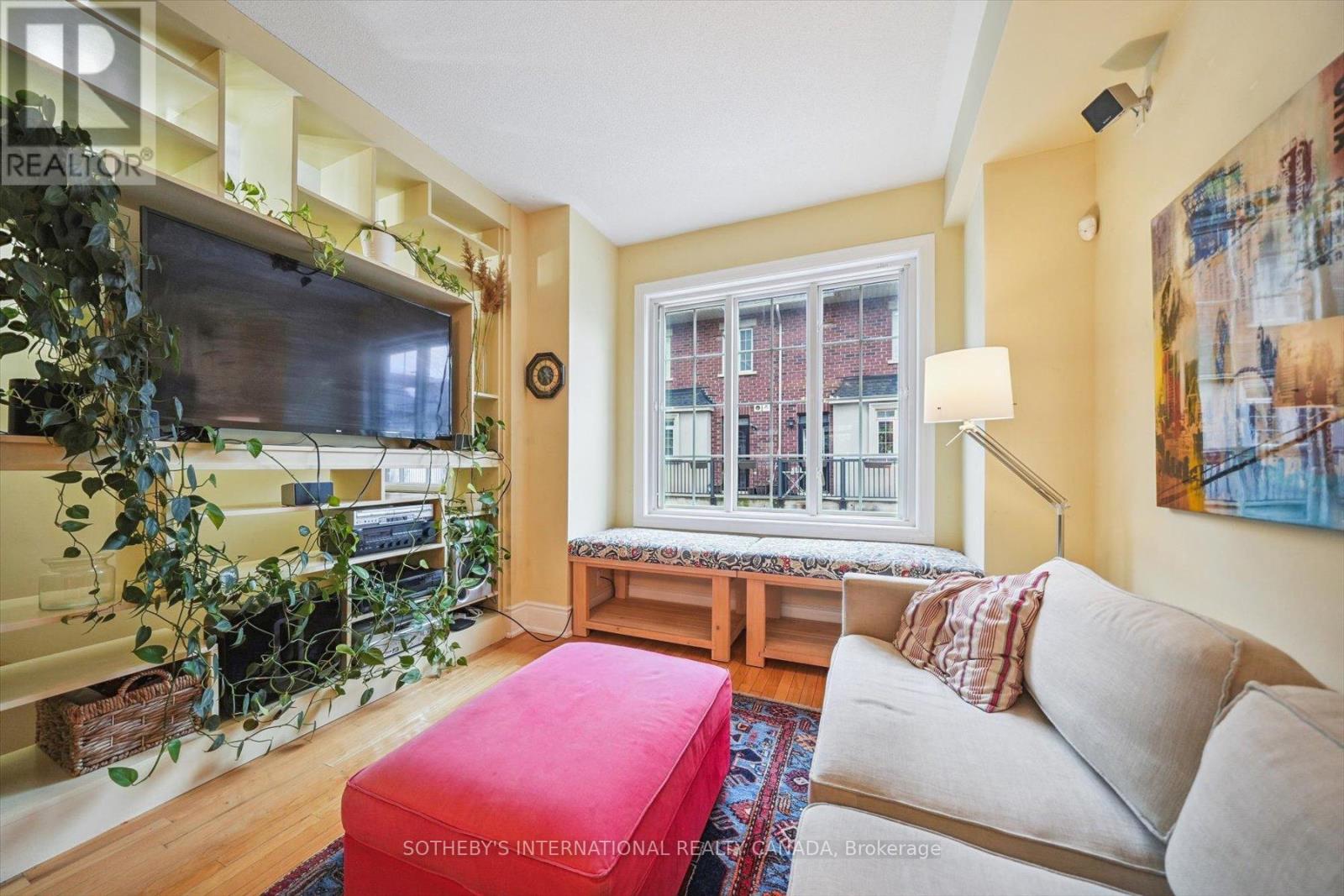 21 Streight Lane, Toronto (Islington-City Centre West), Ontario  M9B 0A3 - Photo 8 - W12894502