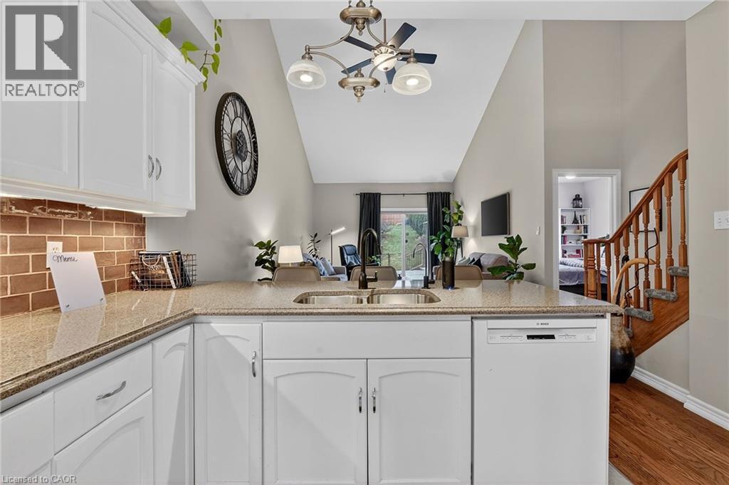 6 Conrad Place, Grimsby, Ontario  L3M 5S5 - Photo 13 - 40812220