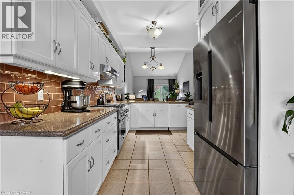 6 Conrad Place, Grimsby, Ontario  L3M 5S5 - Photo 8 - 40812220