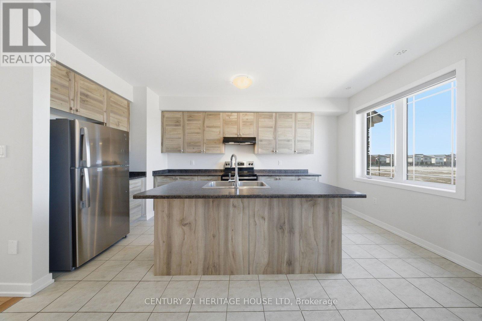 19 Baskett Street, Brantford, Ontario  N3T 0W4 - Photo 5 - X12894412