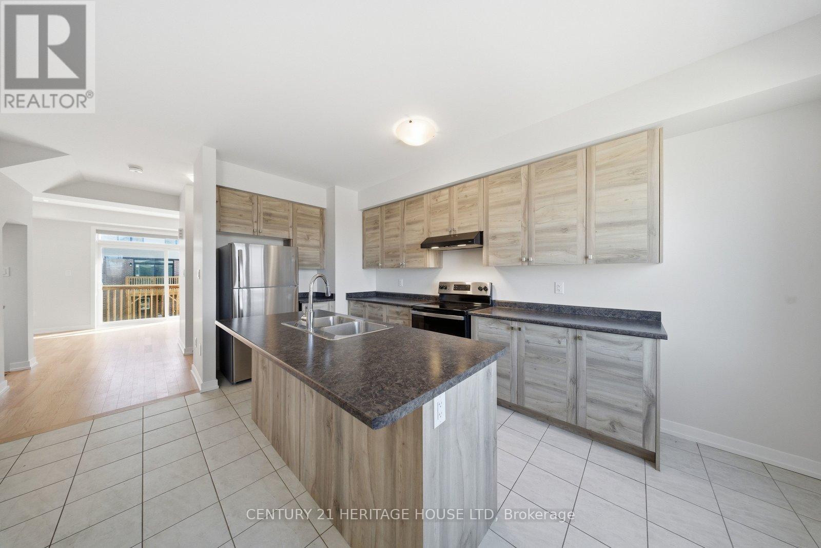 19 Baskett Street, Brantford, Ontario  N3T 0W4 - Photo 6 - X12894412