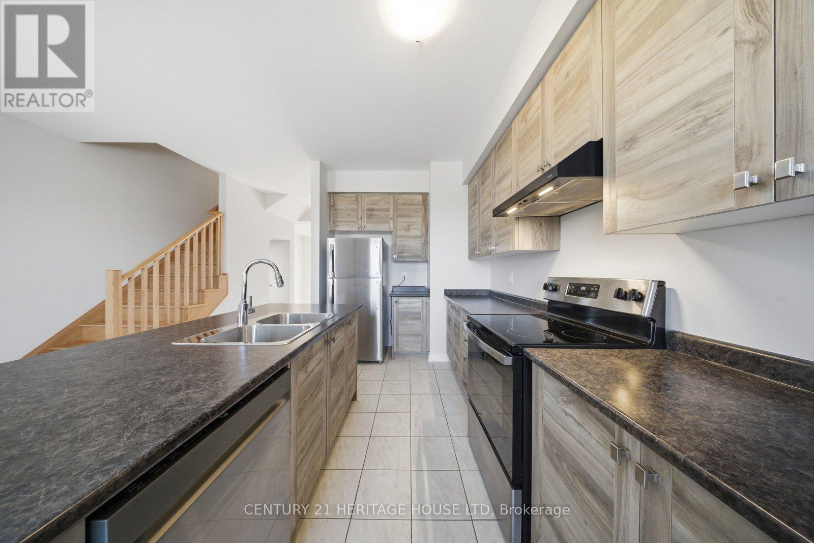19 Baskett Street, Brantford, Ontario  N3T 0W4 - Photo 7 - X12894412