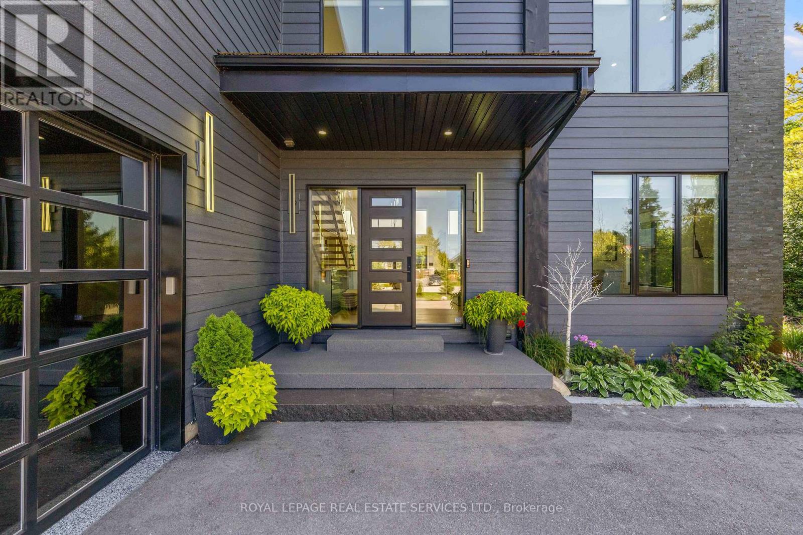 118 Barton Boulevard, Blue Mountains, Ontario  N0H 1J0 - Photo 3 - X12894418