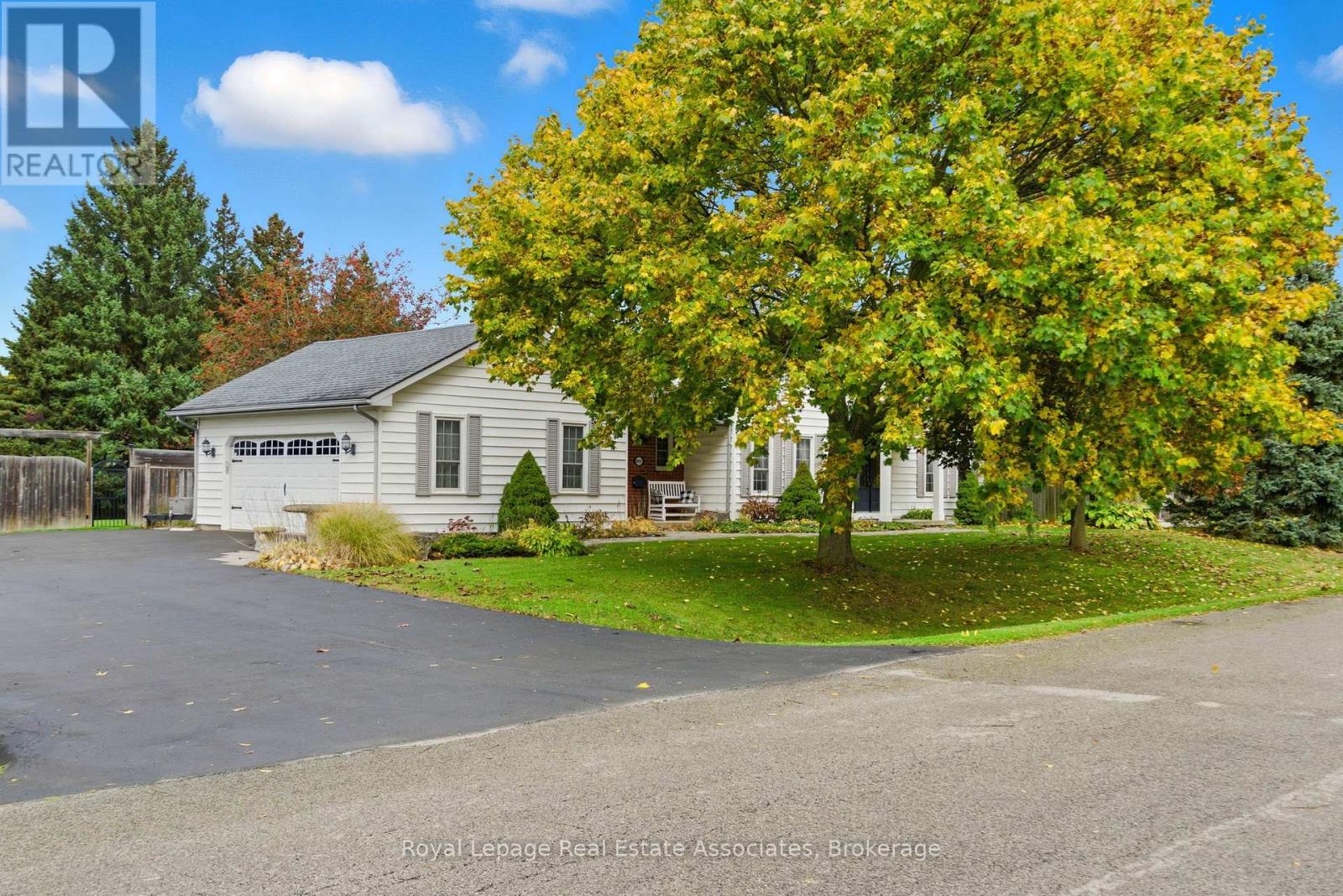 1 Meander Close, Hamilton (Carlisle), Ontario  L0R 1H1 - Photo 2 - X12894496