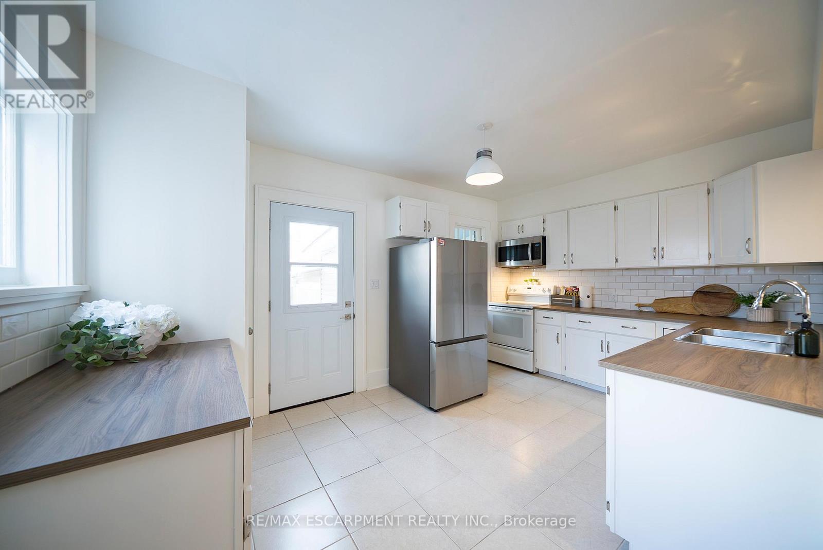 65 1/2 Dundas Street, Brantford, Ontario  N3R 1S2 - Photo 12 - X12894512