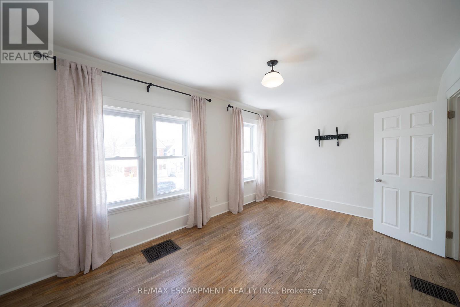 65 1/2 Dundas Street, Brantford, Ontario  N3R 1S2 - Photo 17 - X12894512