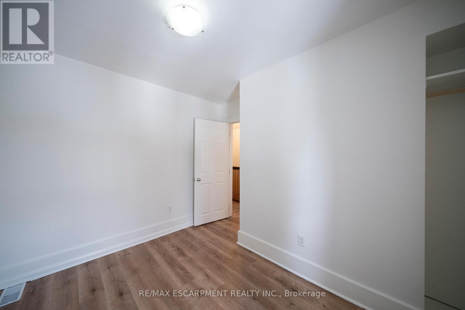 65 1/2 Dundas Street, Brantford, Ontario  N3R 1S2 - Photo 22 - X12894512