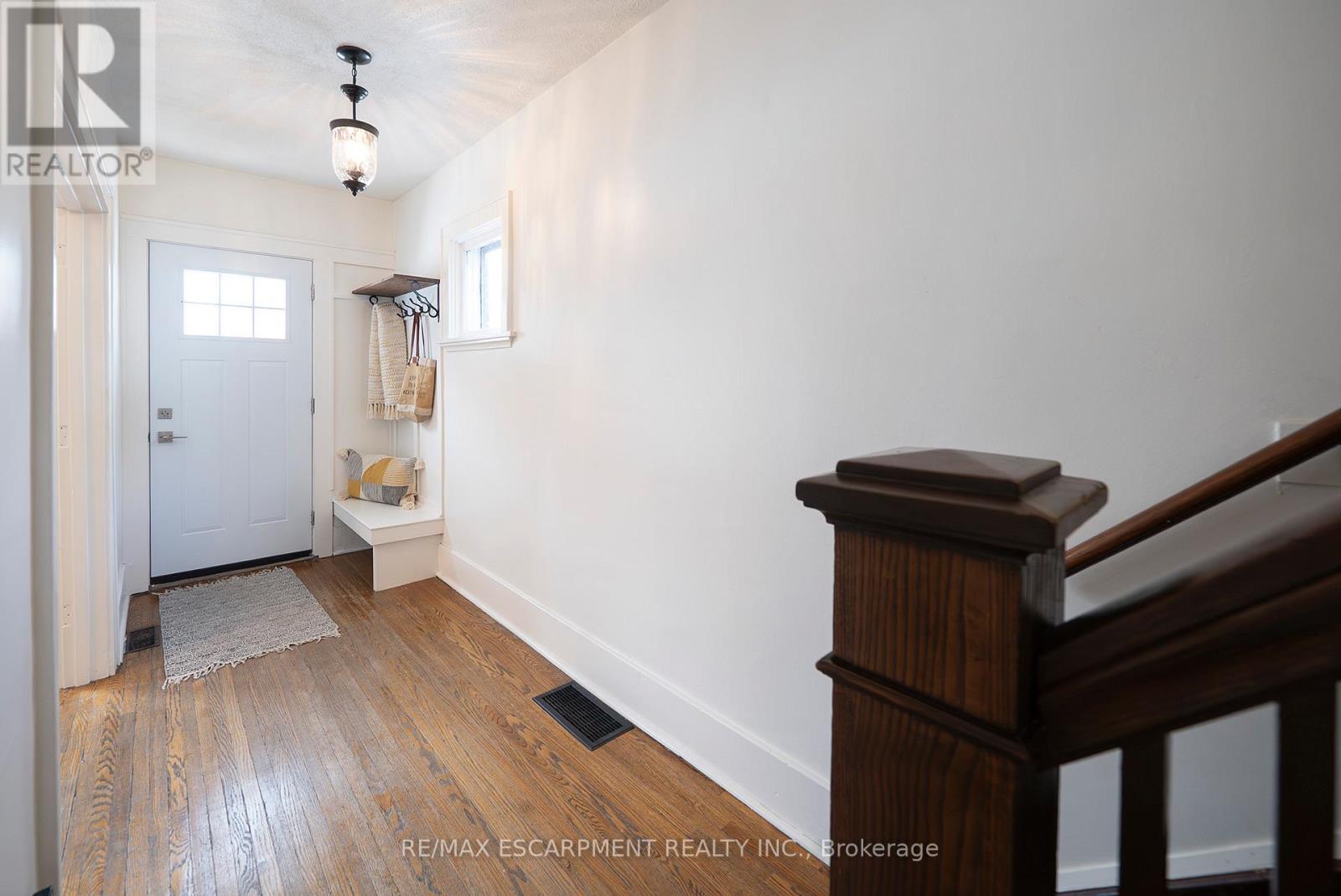 65 1/2 Dundas Street, Brantford, Ontario  N3R 1S2 - Photo 3 - X12894512